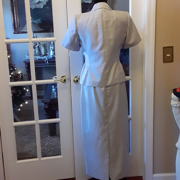 Le Suit 2 piece gray short sleeve skirt & jacket suit fully lined size 6…EUC - Picture 6 of 9